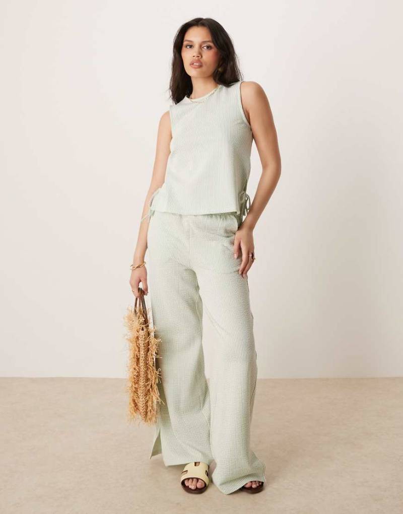 VILA - Hose mit weitem Bein und Strukturstreifen in Schwarz und Creme, Kombiteil-Grün von Vila