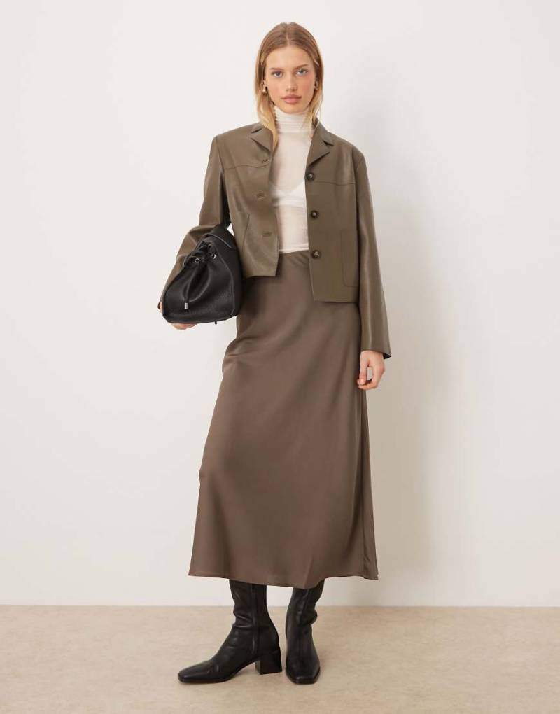 VILA - Maxirock aus Satin in Falken-Braun-Grau von Vila