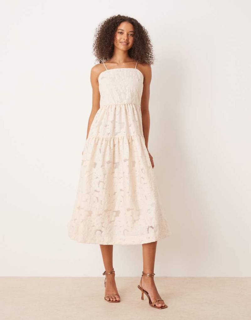 VILA - Midikleid in Birkenweiß mit Jacquardmuster und Spaghettiträgern von Vila