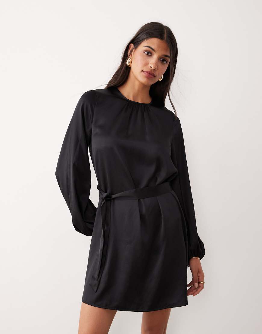 VILA - Minikleid in Schwarz aus Satin mit Ballonärmeln und Bindegürtel von Vila