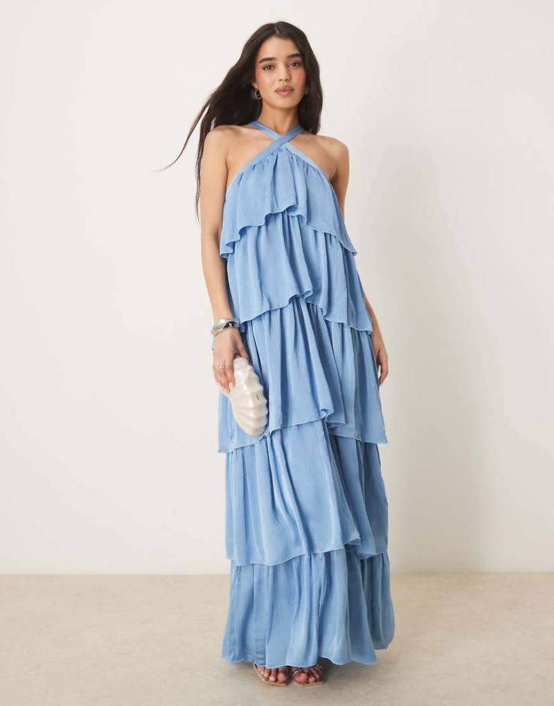 VILA - Neckholder-Maxikleid in Blissful-Blau mit gestuftem Rüschen-Design von Vila