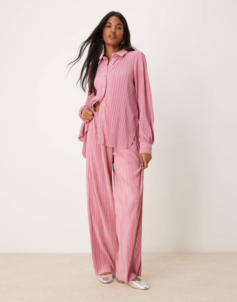 VILA - Plissierte Hose in Staubrosa mit weitem Bein, Kombiteil von Vila