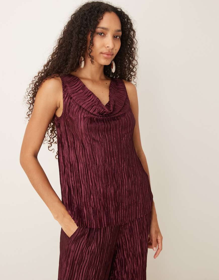 VILA - Plissiertes Oberteil in Burgunderrot mit Wasserfallausschnitt, Kombiteil von Vila