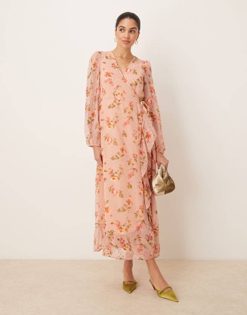 VILA - Rosa Maxikleid mit Wickeldesign, Punktestruktur, Rüschenverzierung und Blumenmuster von Vila