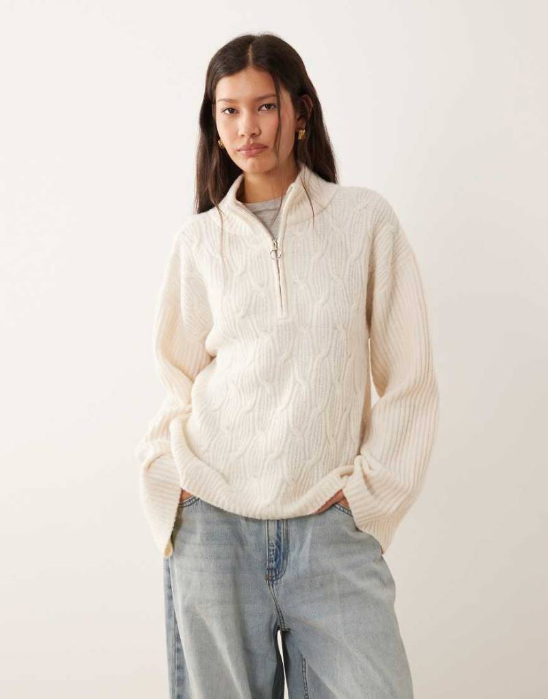 VILA - Strickpullover in Cremeweiß mit Zopfmuster und Reißverschluss von Vila