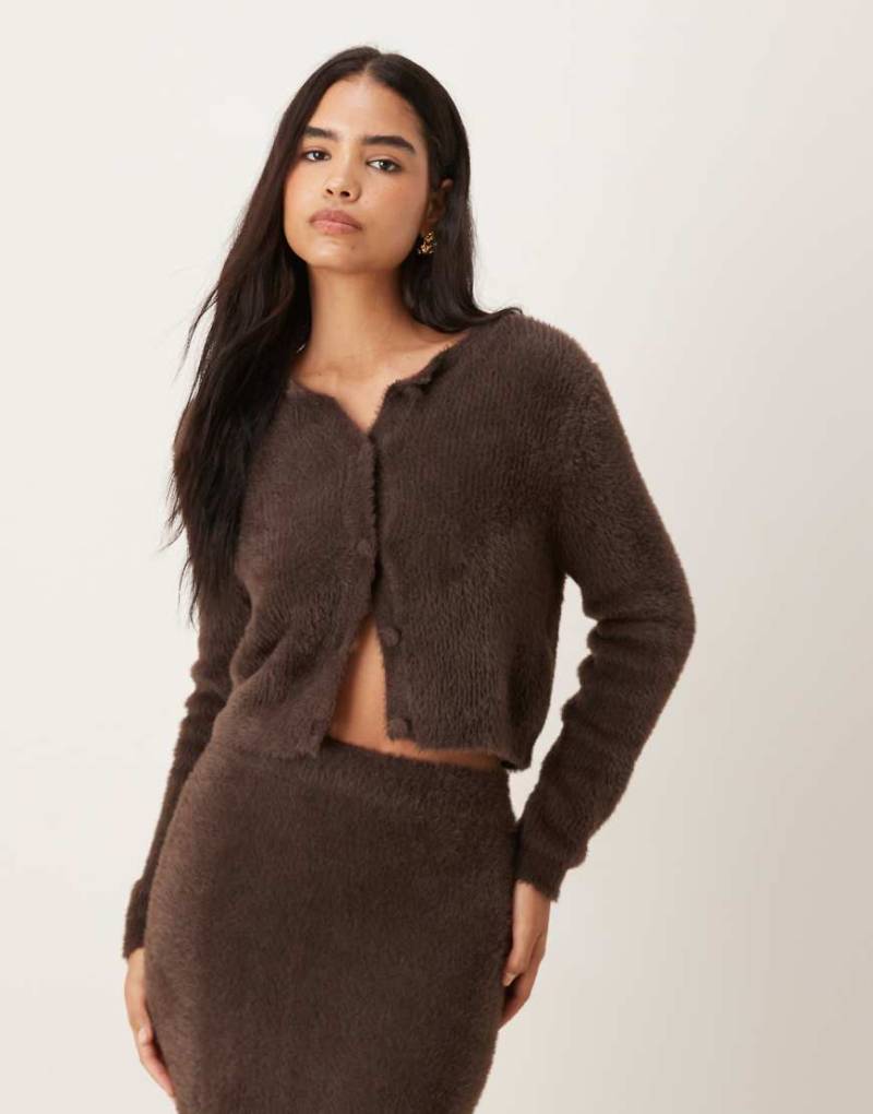 VILA - Superweiche, flauschige Strickjacke in Schokobraun, Kombiteil-Neutral von Vila