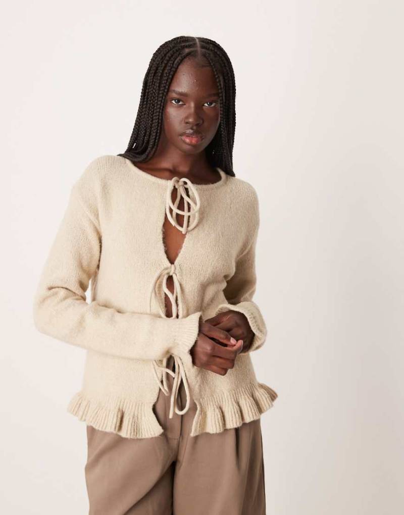 VILA - Vorne gebundene Strickjacke in Federgrau mit Rüschensaum-Bunt von Vila