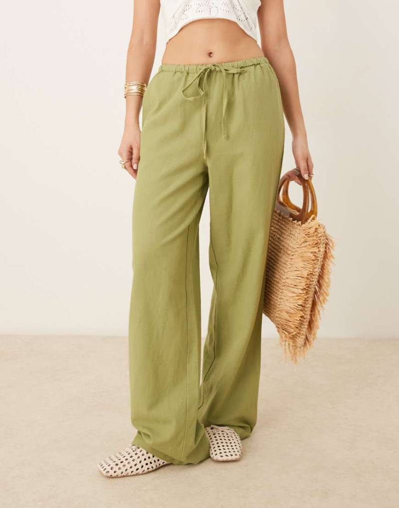 VILA - Weit geschnittene Hose in Salbeigrün mit Leinenanteil und Tunnelzug von Vila