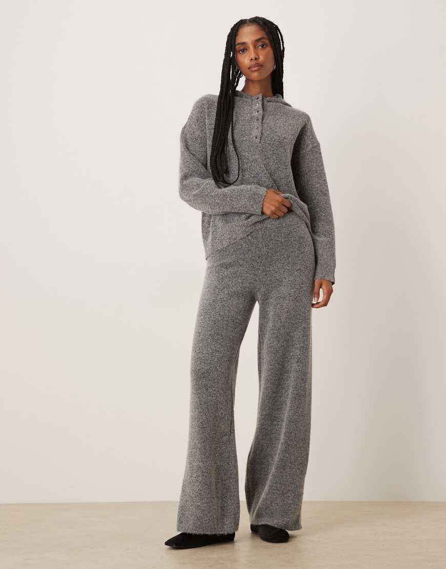VILA - Weit geschnittene Strickhose in meliertem Mittelgrau, Kombiteil von Vila