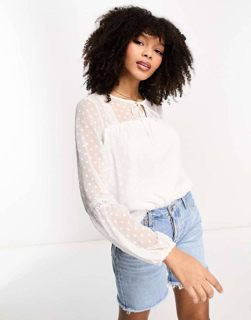 Vila - Bluse in Weiß mit genoppten Ärmeln von Vila