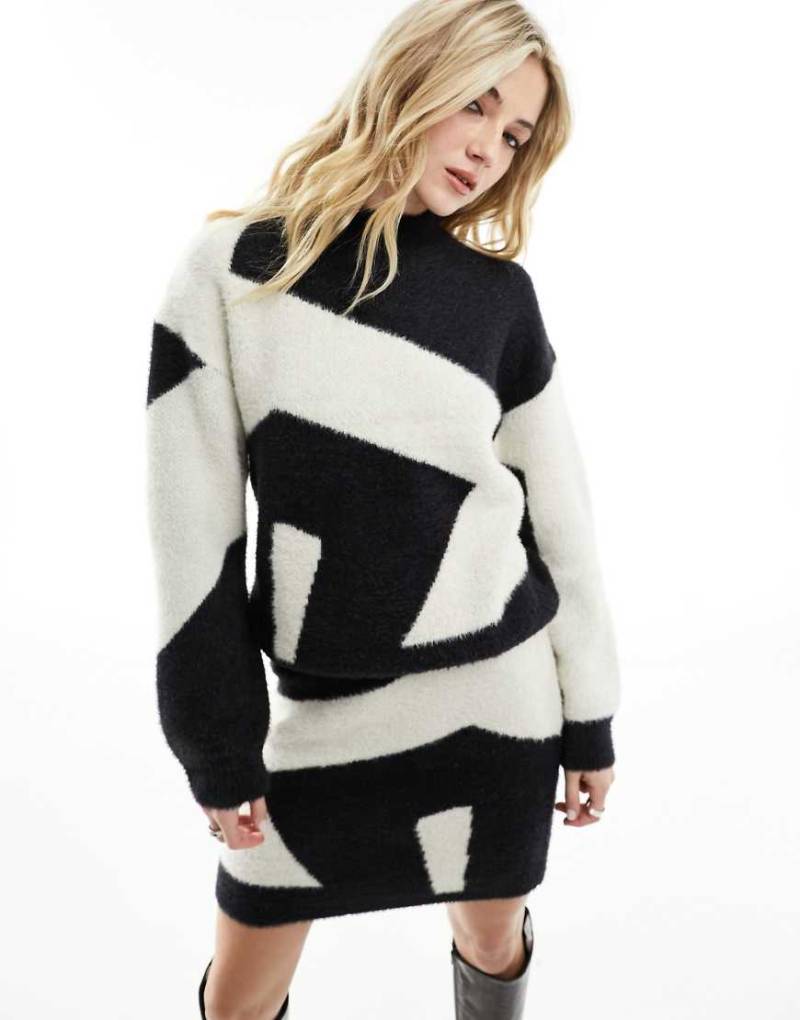 Vila - Flauschiger, gemusterter Pullover in Schwarz-Weiß, Kombiteil-Bunt von Vila