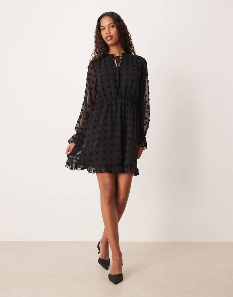 Vila - Langärmliges Minikleid aus Dobby-Netzstoff in Schwarz von Vila