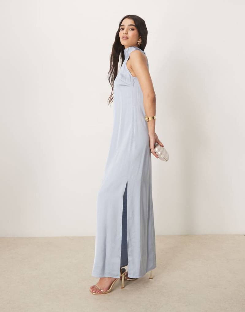 Vila - Maxikleid in Pastellblau mit gebundenem Neckholder von Vila