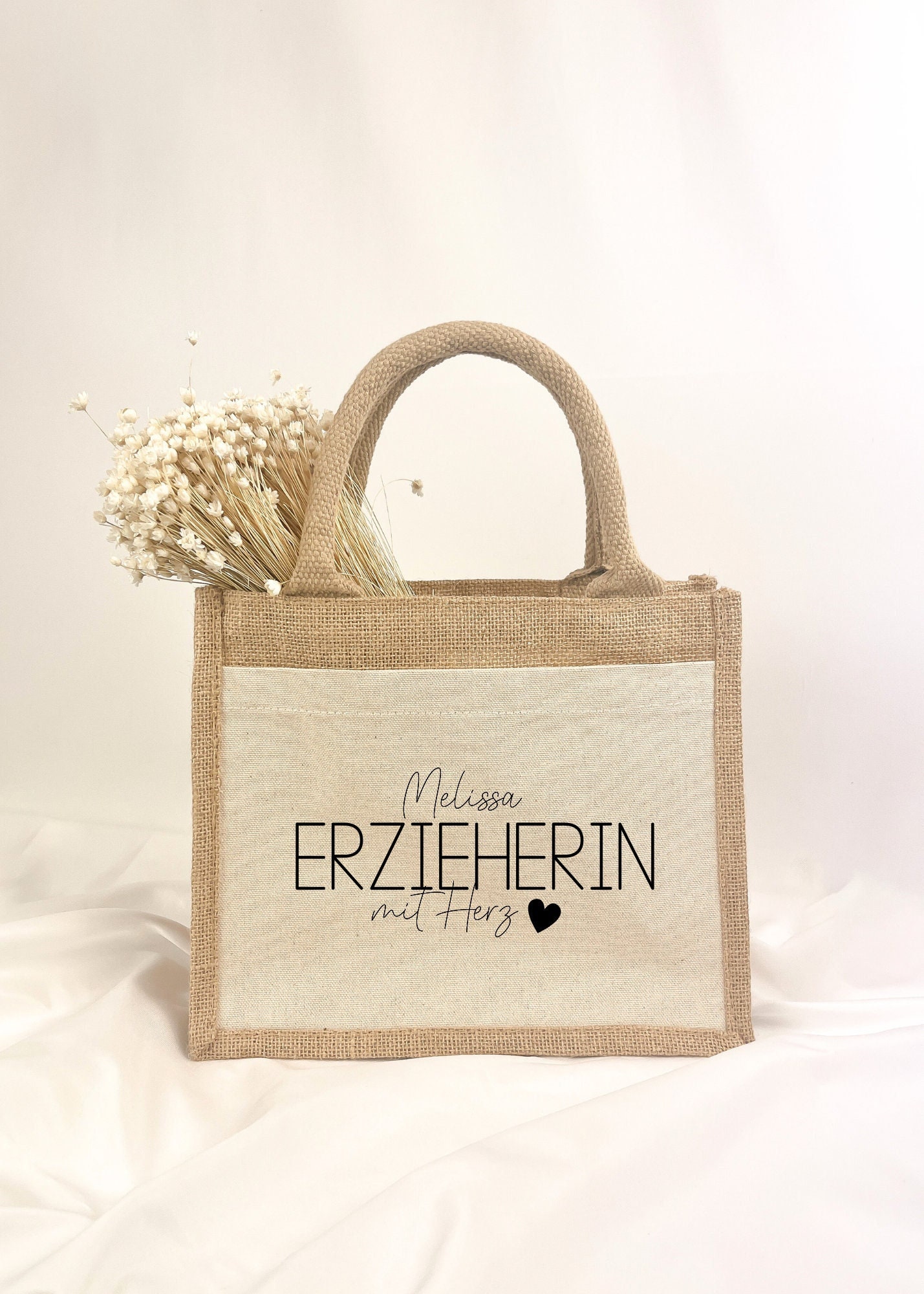 Personalisiertes Geschenk Erzieherin Mit Herz | Jute Tasche Geschenktasche Dankeschön Geschenkidee Kindergarten Abschied Danke Personalisiertes Geschenk Erzieherin Mit Herz | Jute Tasche Geschenktasche Dankeschön Geschenkidee Kindergarten Abschied Danke von ViliveDE