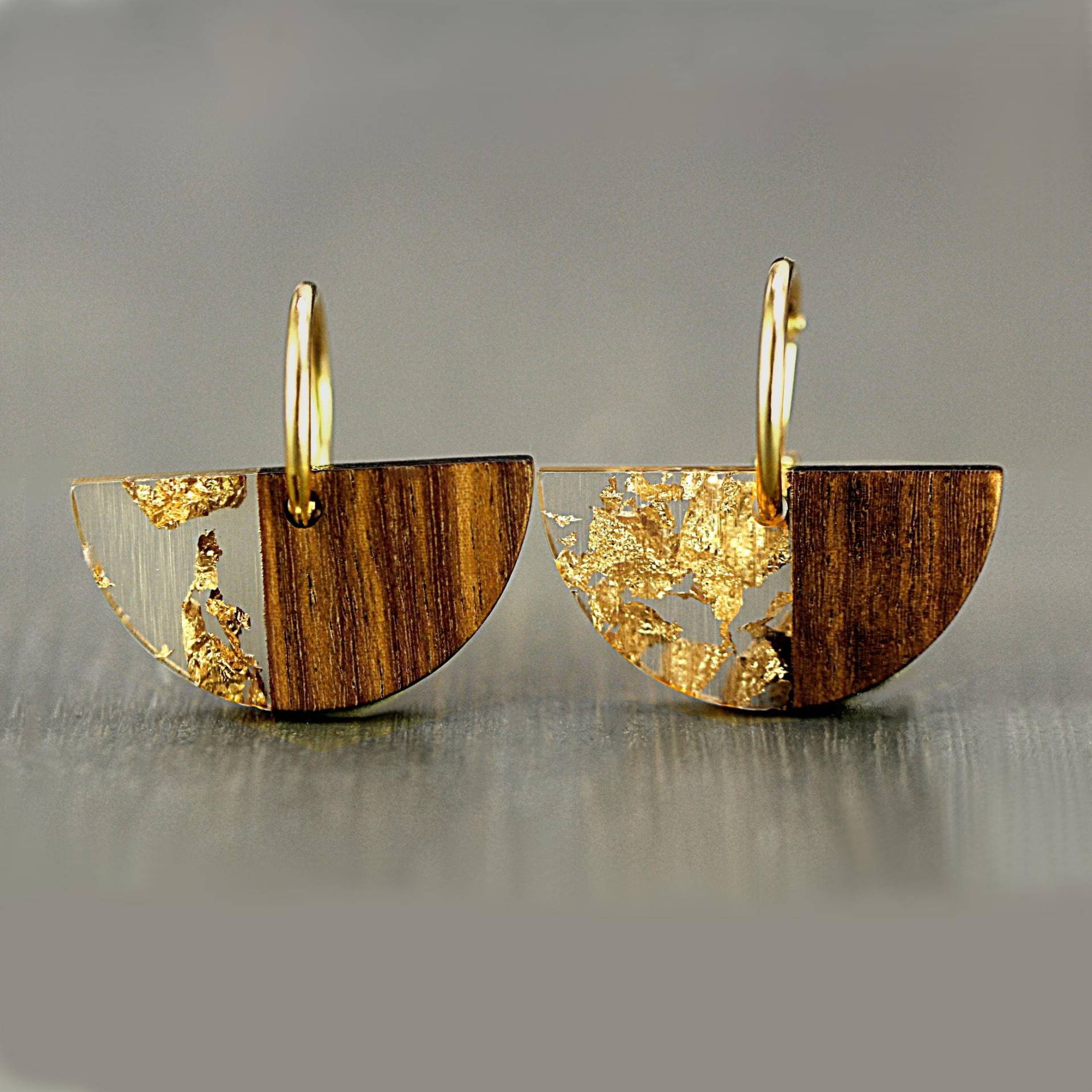 Holz Harz Kreolen Ohrringe von VillaSorgenfrei