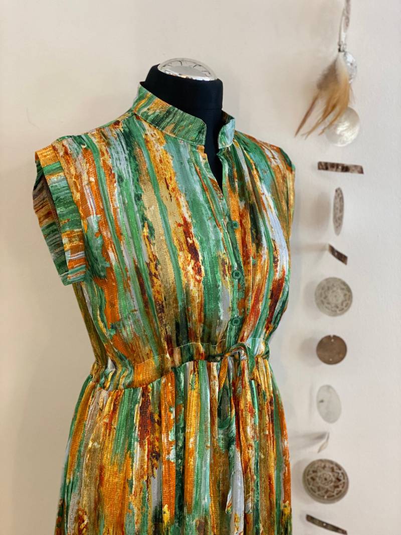 Langes Seidiges Kleid //Grün//Gemustert//Spring// Boho// Must Have //Vorne Kurz Hinten Lang //Kurzarm//Größe S// von Villakunterbunt12