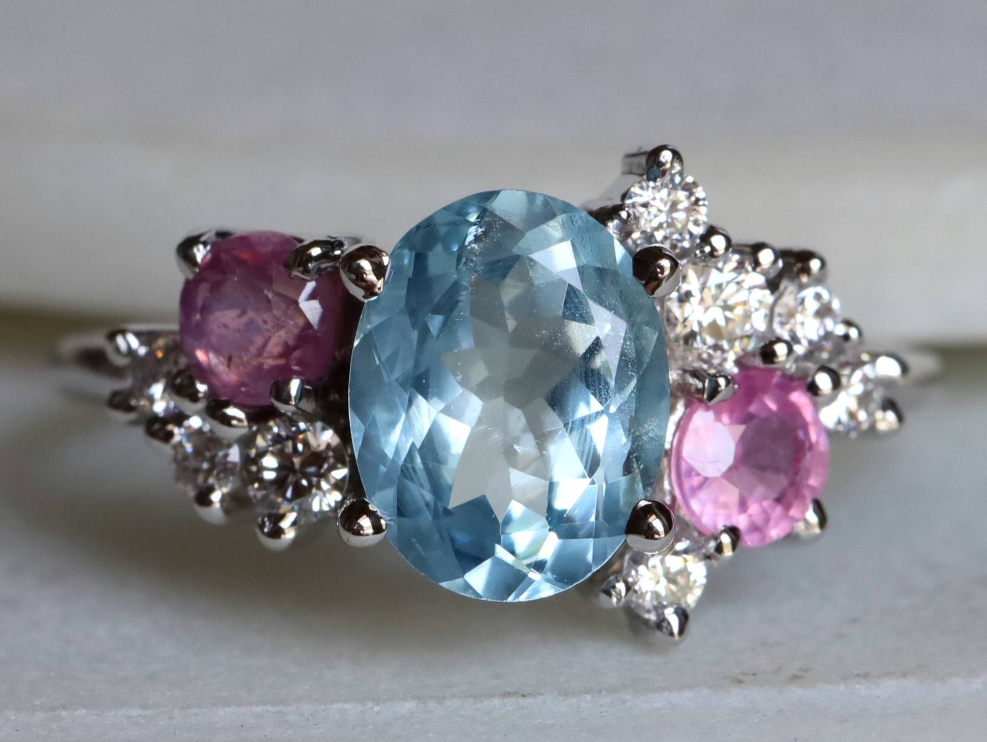 Aquamarin Diamant Und Saphir Cluster Verlobungsring, Ring von VimleshBadaya