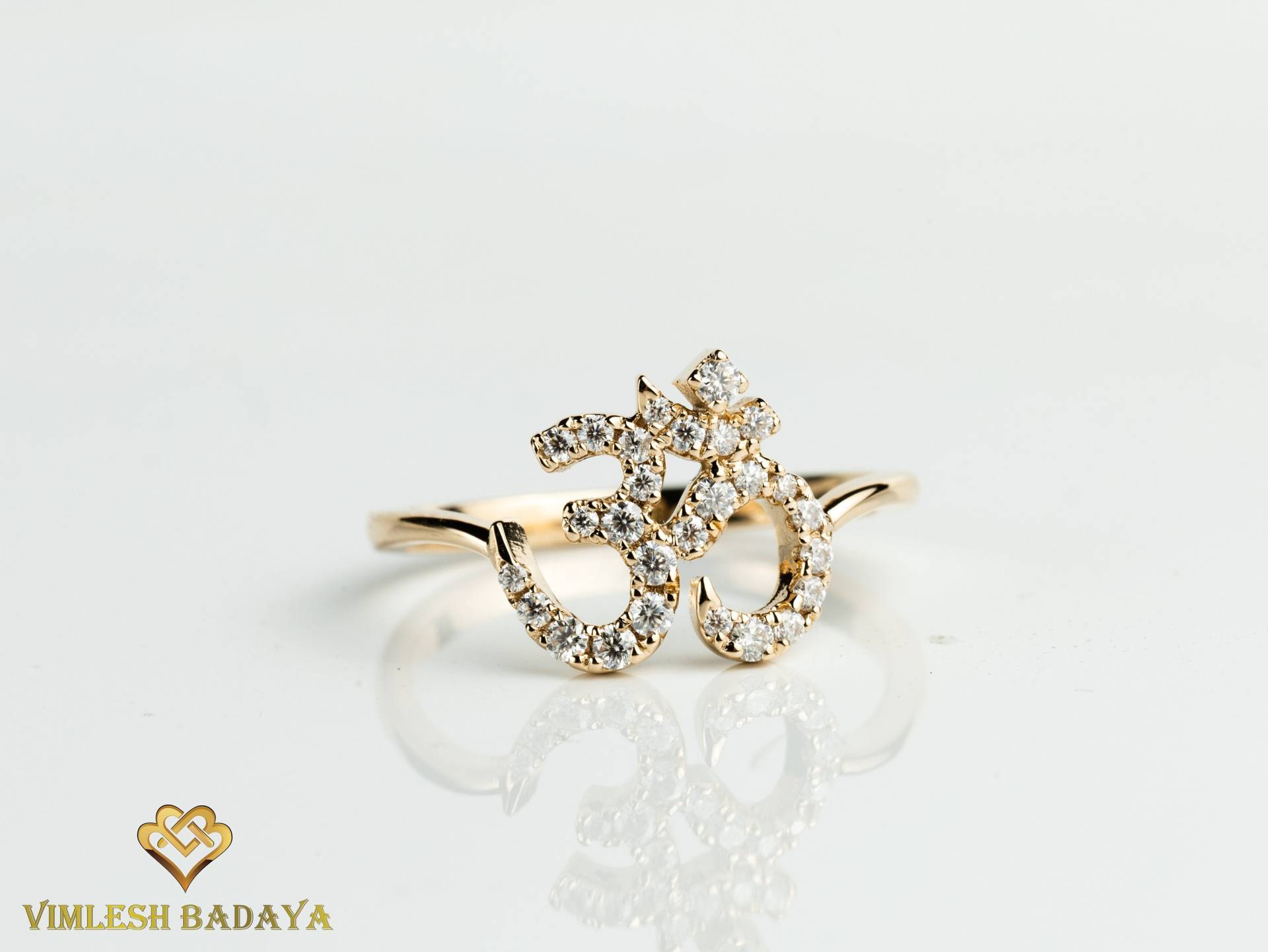 Diamant Om Ring Aus Massivem Gold, Gold Ring, Mit Diamanten, Schmuck, Geschenk Für Sie, Hindu Religion von VimleshBadaya