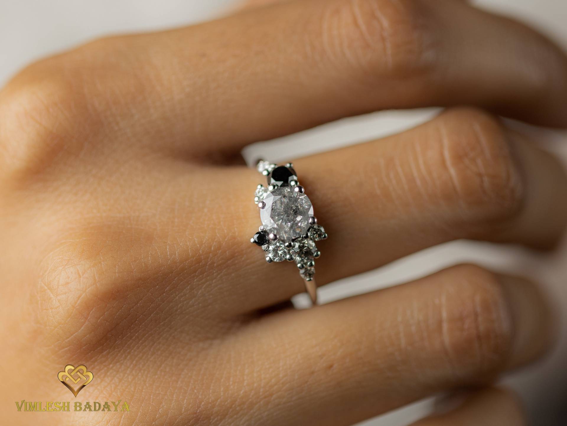 Grauer Diamant Cluster, 1Ct Salz Und Pfeffer Ring, Cluster Verlobungsring, Verlobungsring von VimleshBadaya