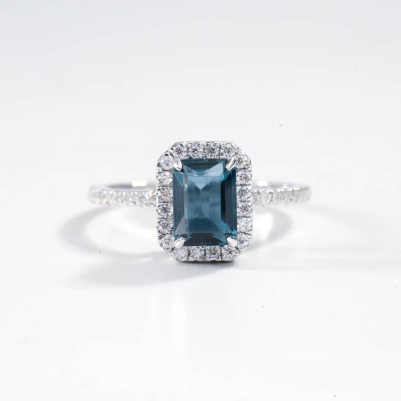London Blauer Topas Und Diamant Ring - Verlobungsring Im Smaragdschliff Mit Verstecktem Heiligenschein, Dezember Geburtsstein Blautopas von VimleshBadaya