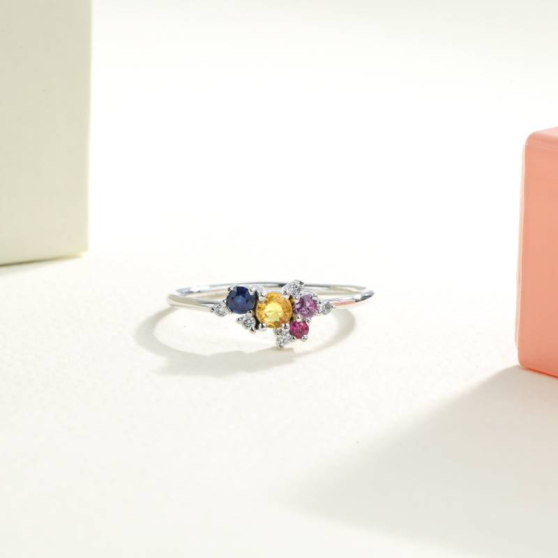 Multi Saphir Cluster Verlobungsring, & Diamant Ring - Eleganter Rubin Und Verlobungsring von VimleshBadaya