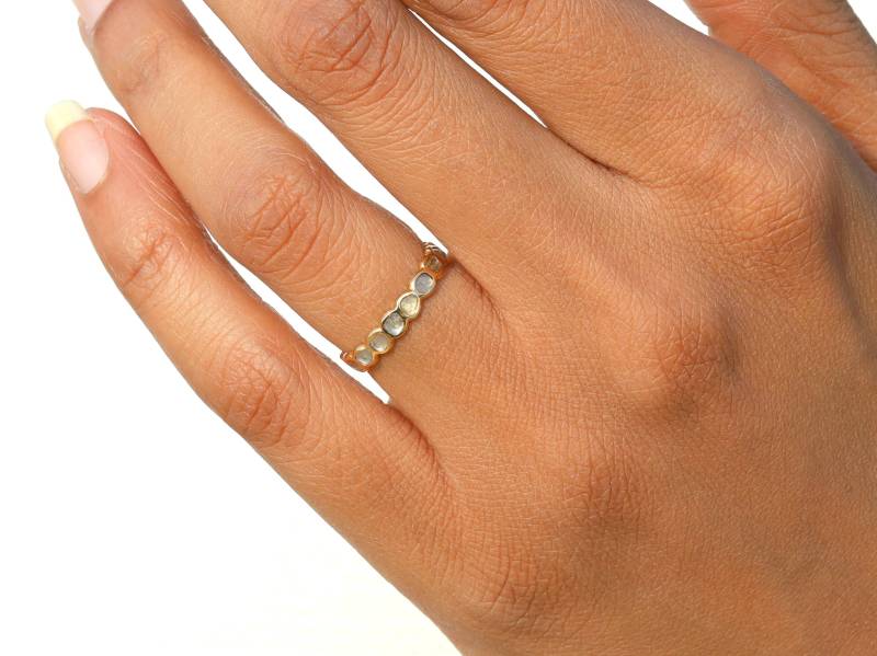 Rose Cut Diamant Ehering - Dünner Eternity Ring Eleganter Gold Stapelring Einzigartiges Diamantscheiben Band Design von VimleshBadaya