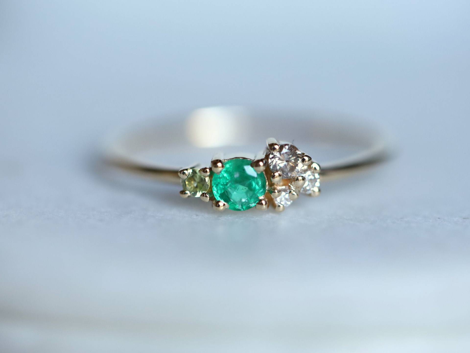 Smaragd Peridot Diamant Cluster Ring, Verlobungsring, Grüner Verlobung von VimleshBadaya