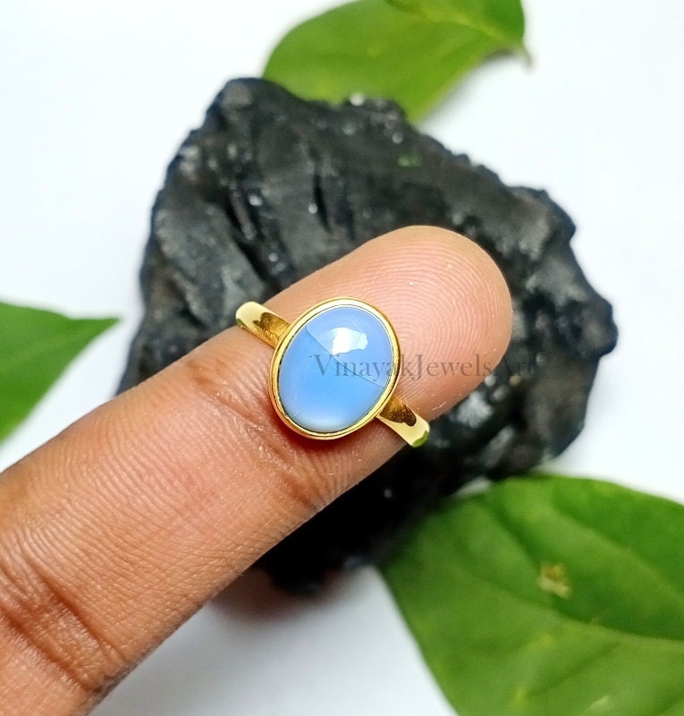 Blauer Opal Edelstein Ring - 8x10mm Oval Form 18K Vergoldeter Statement 925 Sterling Silber Geschenk Für Frauen von VinayakJewelsArt