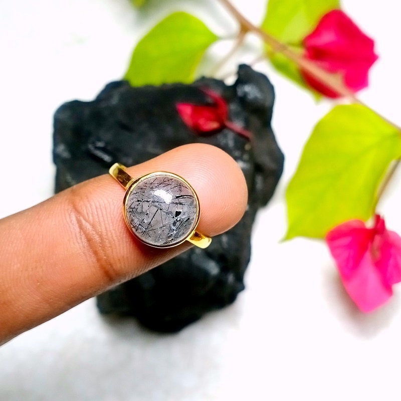 Natürlicher Schwarzer Rutil Ring - 10mm Runder Formring 925 Sterling Silber 18K Micron Vergoldet Schmuck Geschenk Für Sie von VinayakJewelsArt