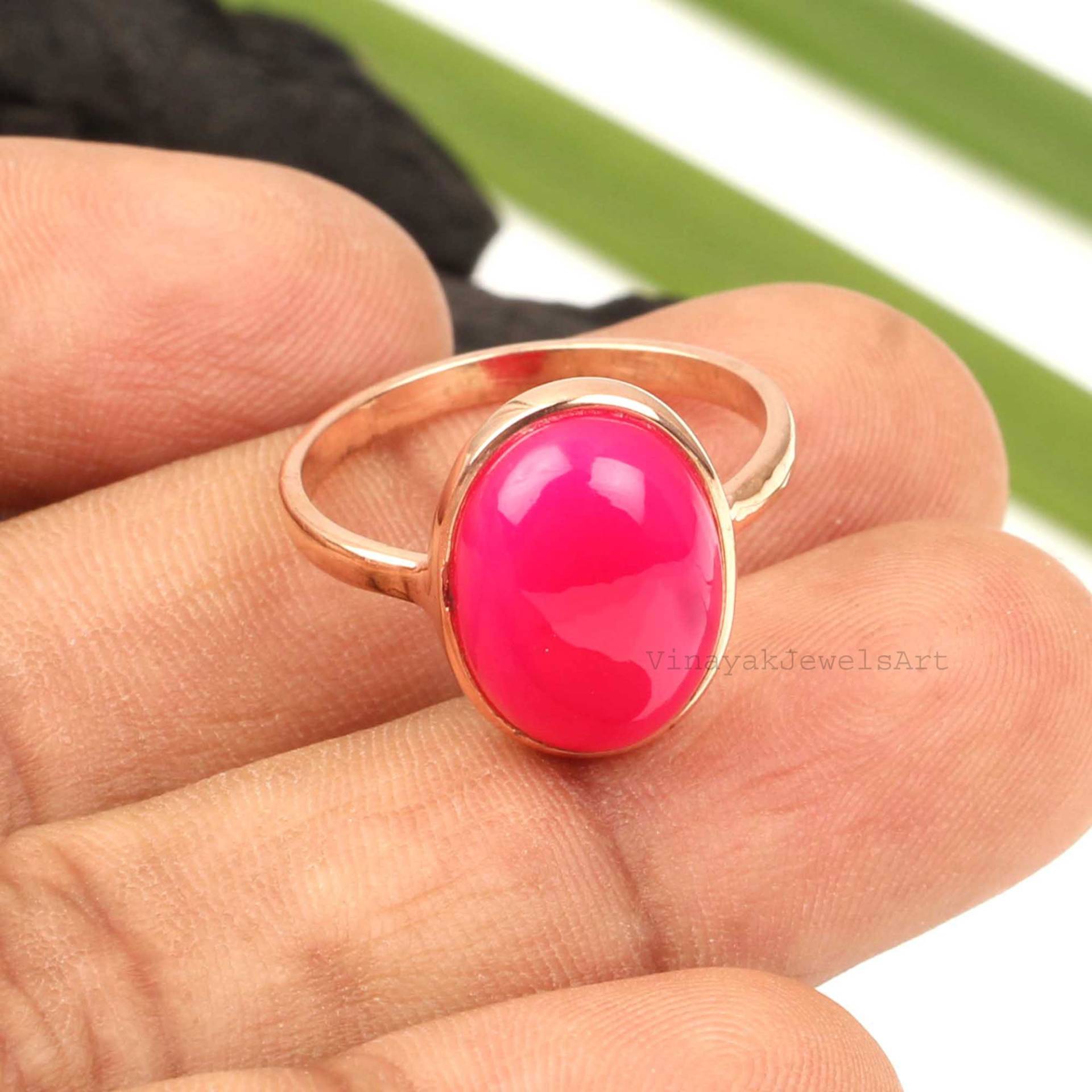 Schöne Heiße Rosa Chalcedon Ring - 10 X 14mm Ovalen Rose Vergoldet 925 Sterling Silber Edelstein Handgefertigte Geschenk Für Sie von VinayakJewelsArt