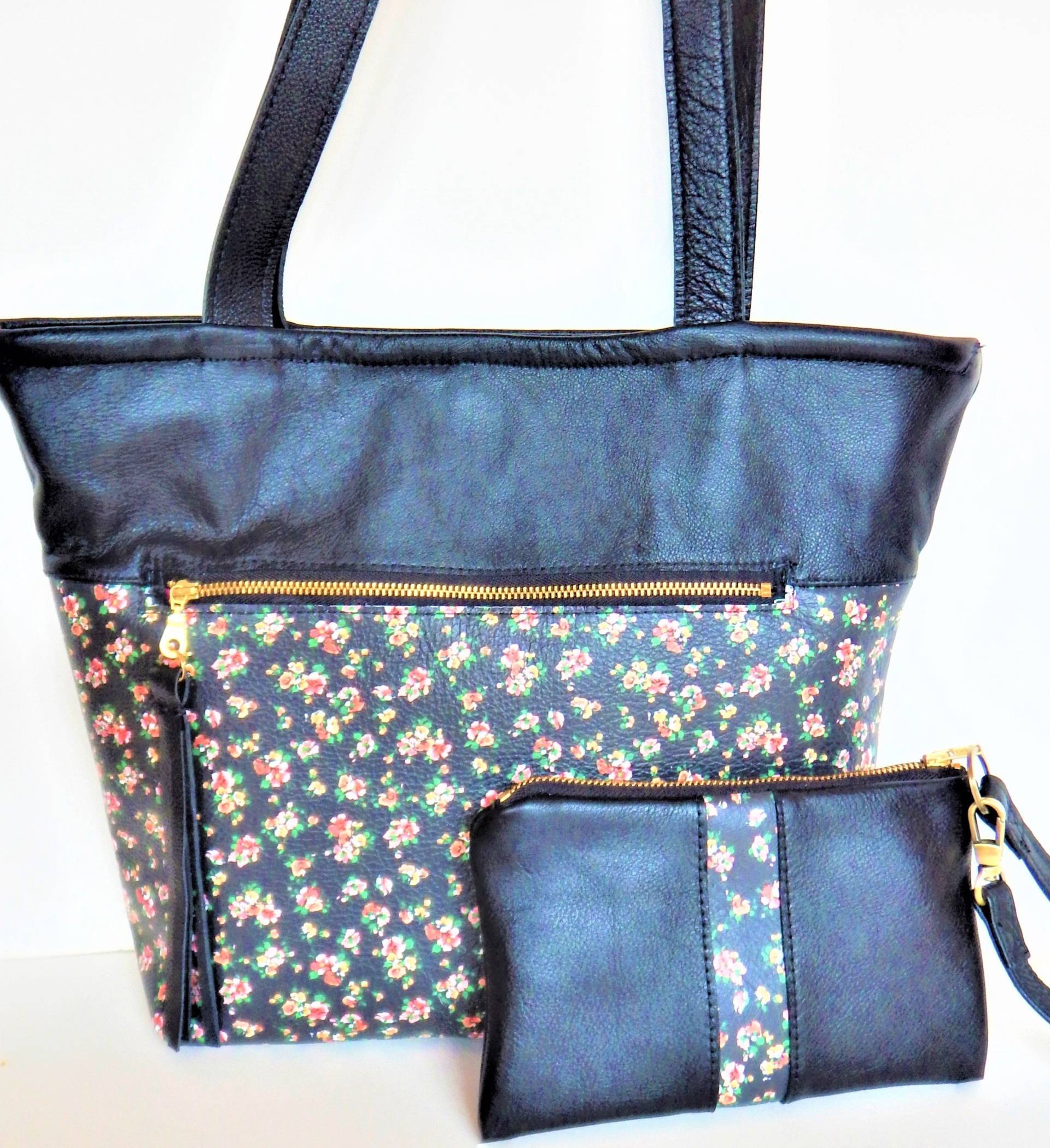Florale Und Schwarze Leder Umhängetasche, Tragetasche, Mit Passendem Handgelenk. Vine & Branch Studio Florale Und Schwarze Leder Umhängetasche, Tragetasche, Mit Passendem Handgelenk. Vine & Branch Studio von VineAndBranchStudio