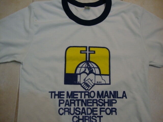 Jahrgang Der Metro Manila Partnerschaft Kreuzzug Für Christus Weiß Shirt Herren Größe Xs von VinnieVtg