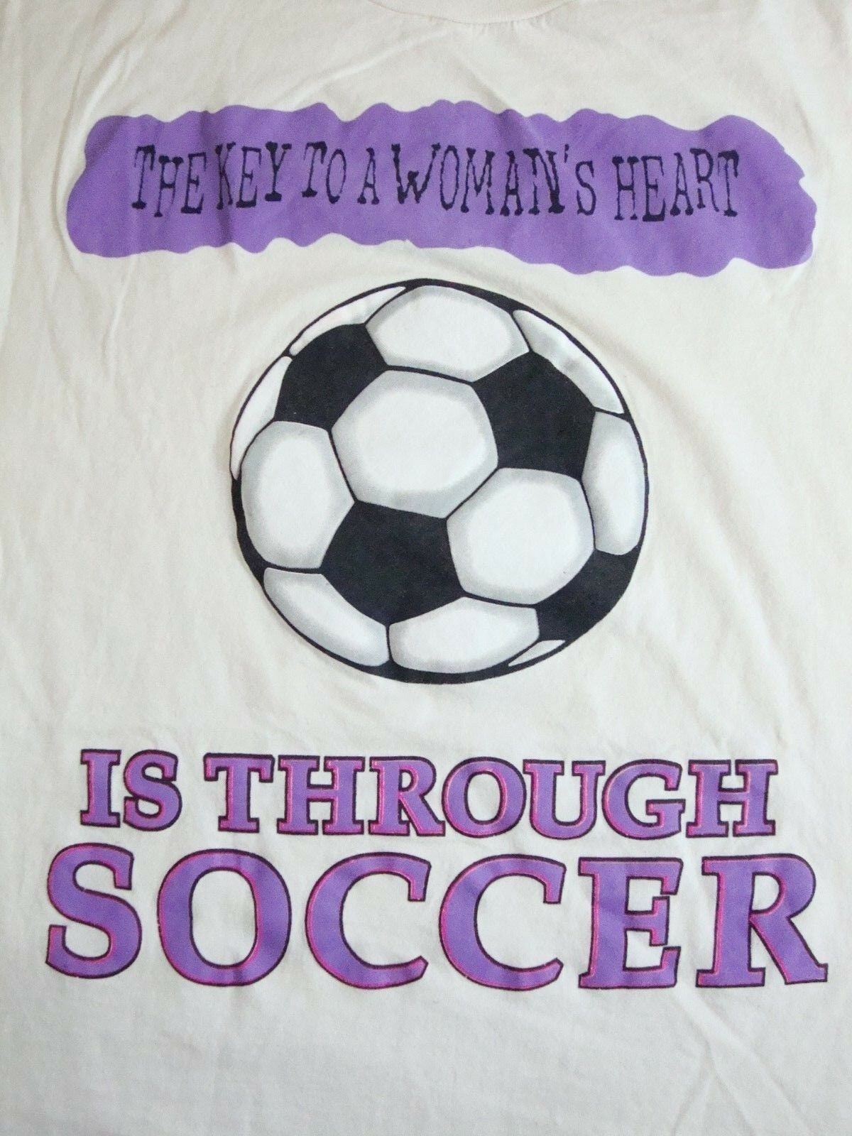 Vintage Der Schlüssel Zu Einem Frauenherz Ist Fußball Nwsl Liebe Valentinstag T Shirt Xl von VinnieVtg