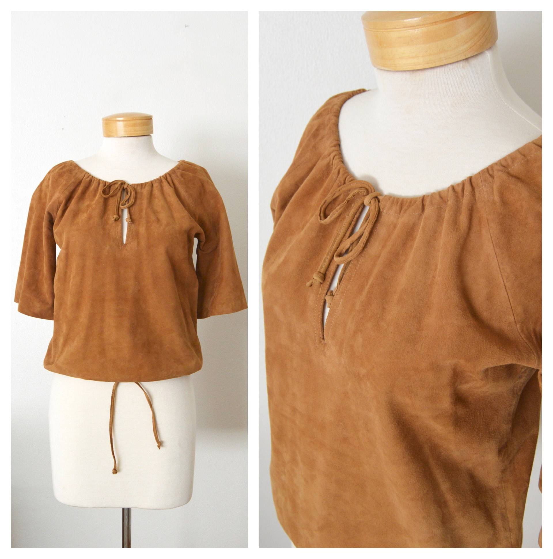 I. Magnin 70Er Jahre Wildleder Schlüsselloch Bluse | 1970Er Boho Bauern Echte Schaffell Damen Größe Xs Klein von VintAgedThreads