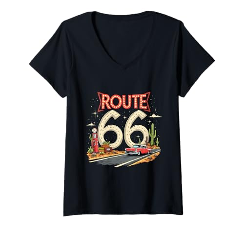 Damen Klassische Retro-Route 66 Wüstenszene mit rotem Oldtimer T-Shirt mit V-Ausschnitt Damen Klassische Retro-Route 66 Wüstenszene mit rotem Oldtimer T-Shirt mit V-Ausschnitt von Vintage Americana Roadside Apparel Co.