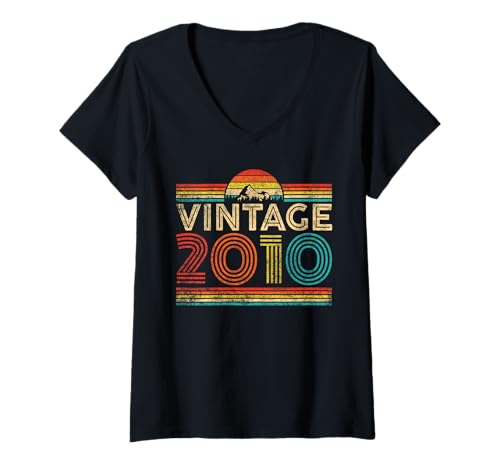 Damen Vintage 2010 Classic Year 2010 Birthday Men Women Vintage T-Shirt mit V-Ausschnitt Damen Vintage 2010 Classic Year 2010 Birthday Men Women Vintage T-Shirt mit V-Ausschnitt von Vintage Birthday Classic Idea Retro Year Store