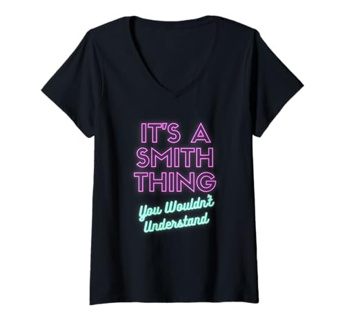 Damen Funny Retro 80s/90s Smith Surname Quote Family Group Photo T-Shirt mit V-Ausschnitt Damen Funny Retro 80s/90s Smith Surname Quote Family Group Photo T-Shirt mit V-Ausschnitt von Vintage Gift Ideas with Smith Family Name Sayings
