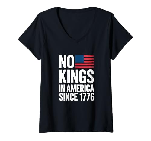 Damen No Kings in America Since 1776 Distressed USA Vintage Flagge T-Shirt mit V-Ausschnitt von Vintage No Kings In America Since 1776 Tee