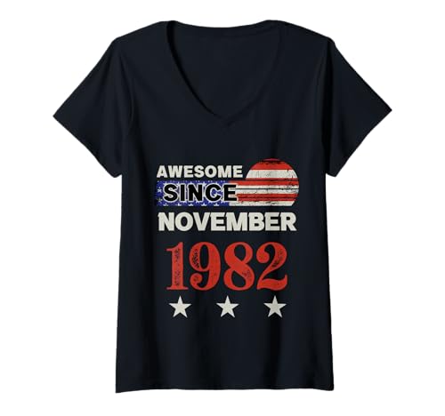 Damen Fantastisch seit 1982, Vintage-Klassiker mit US-Flagge, November 1982 T-Shirt mit V-Ausschnitt von Vintage USA Flag Classic American Flag Birthday
