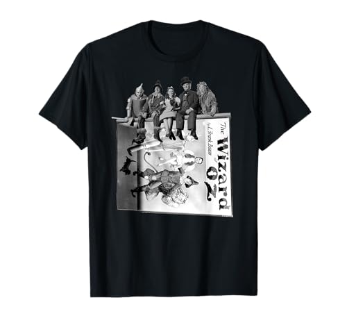 Big OZ Book Wizard of OZ Dorothy Tin Man Lion Scarecrow Toto T-Shirt Big OZ Book Wizard of OZ Dorothy Tin Man Lion Scarecrow Toto T-Shirt von Vintage Wizard of OZ Gifts