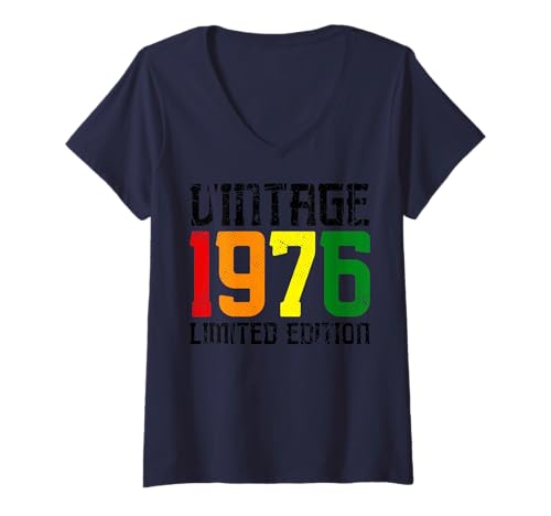 Damen Limitierte Auflage – Vintage 1976 T-Shirt mit V-Ausschnitt von Vintage Year of Birth Gifts Apparel & Accessories