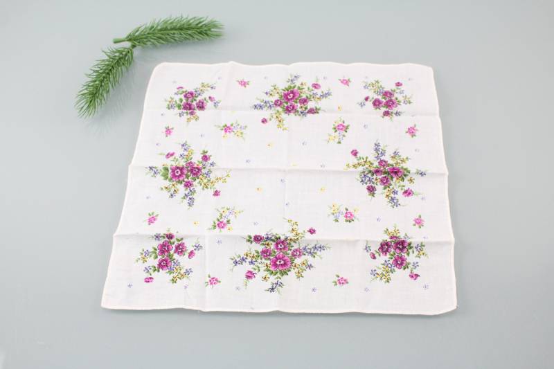 Vintage Stoff Taschentuch Damen Handkercheifs Sehr Guter Zustand von Vintage4Moms