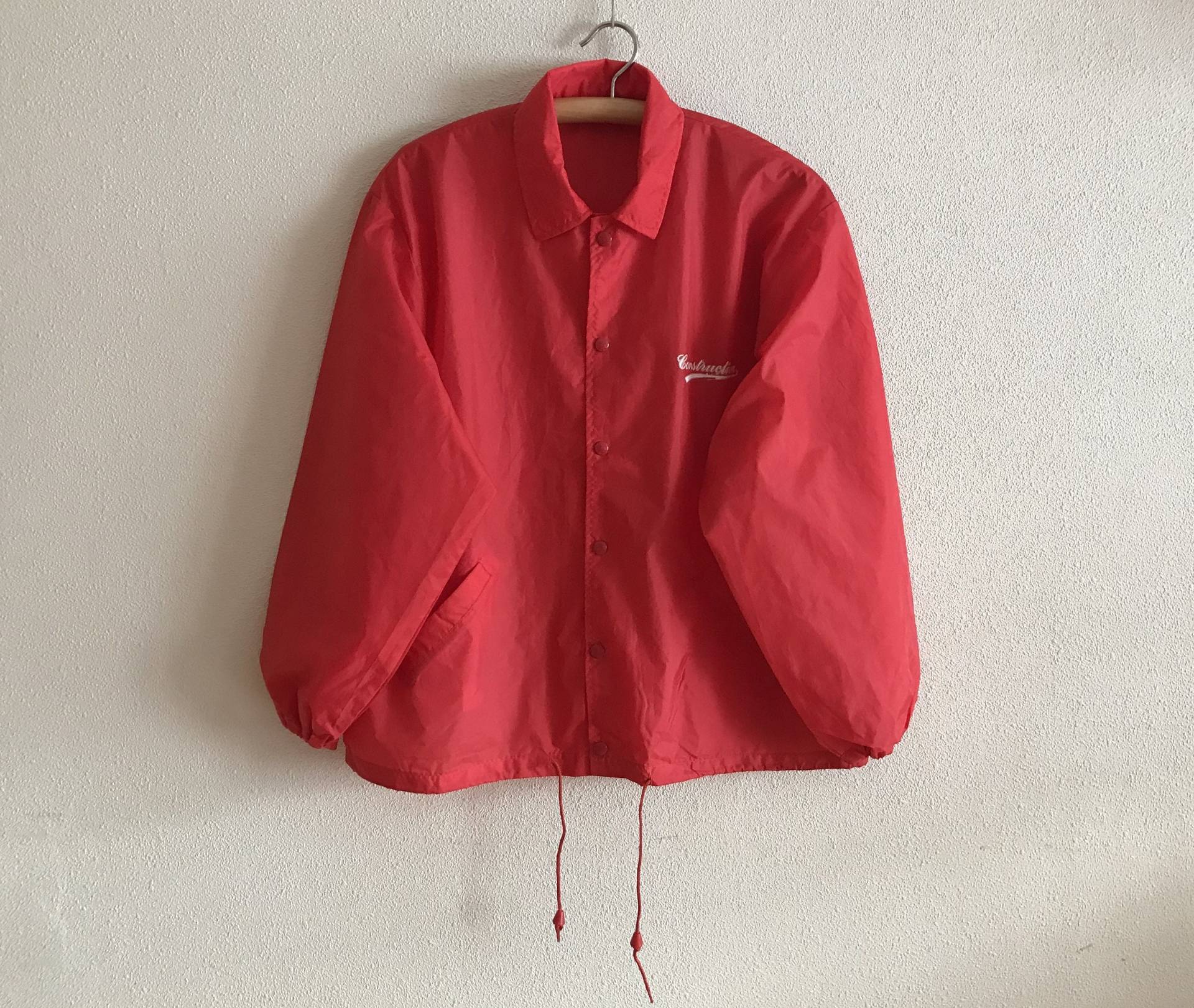 Vintage Sportjacke Rot Windbreaker Herren Nylonjacke Parka Oversized Sportswear von VintageAgency