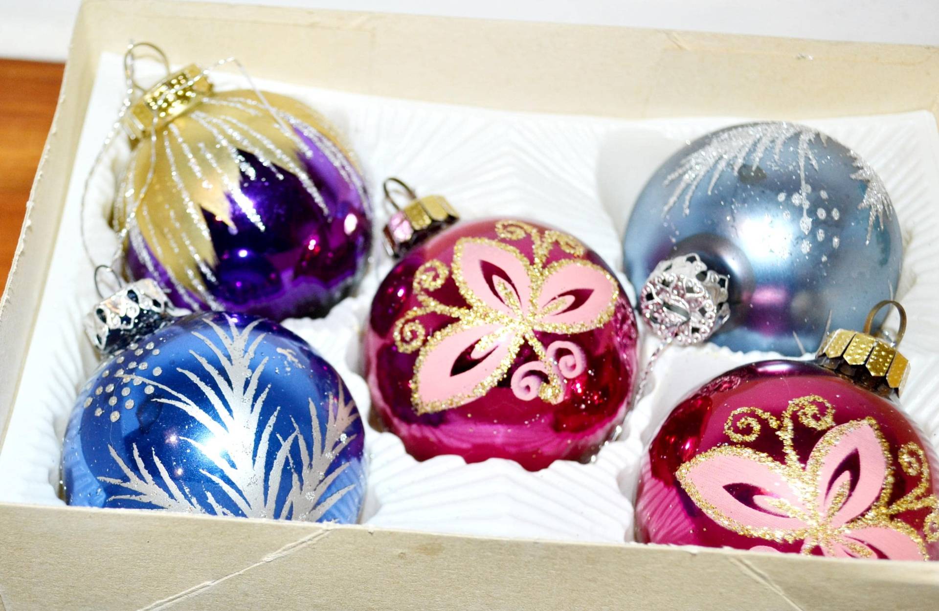 5x Bunte Vintage Weihnachtskugeln Glas 70Er Jahre Fifties Retro Christmas Santa Mid Century 5x Bunte Vintage Weihnachtskugeln Glas 70Er Jahre Fifties Retro Christmas Santa Mid Century von VintageAhoi