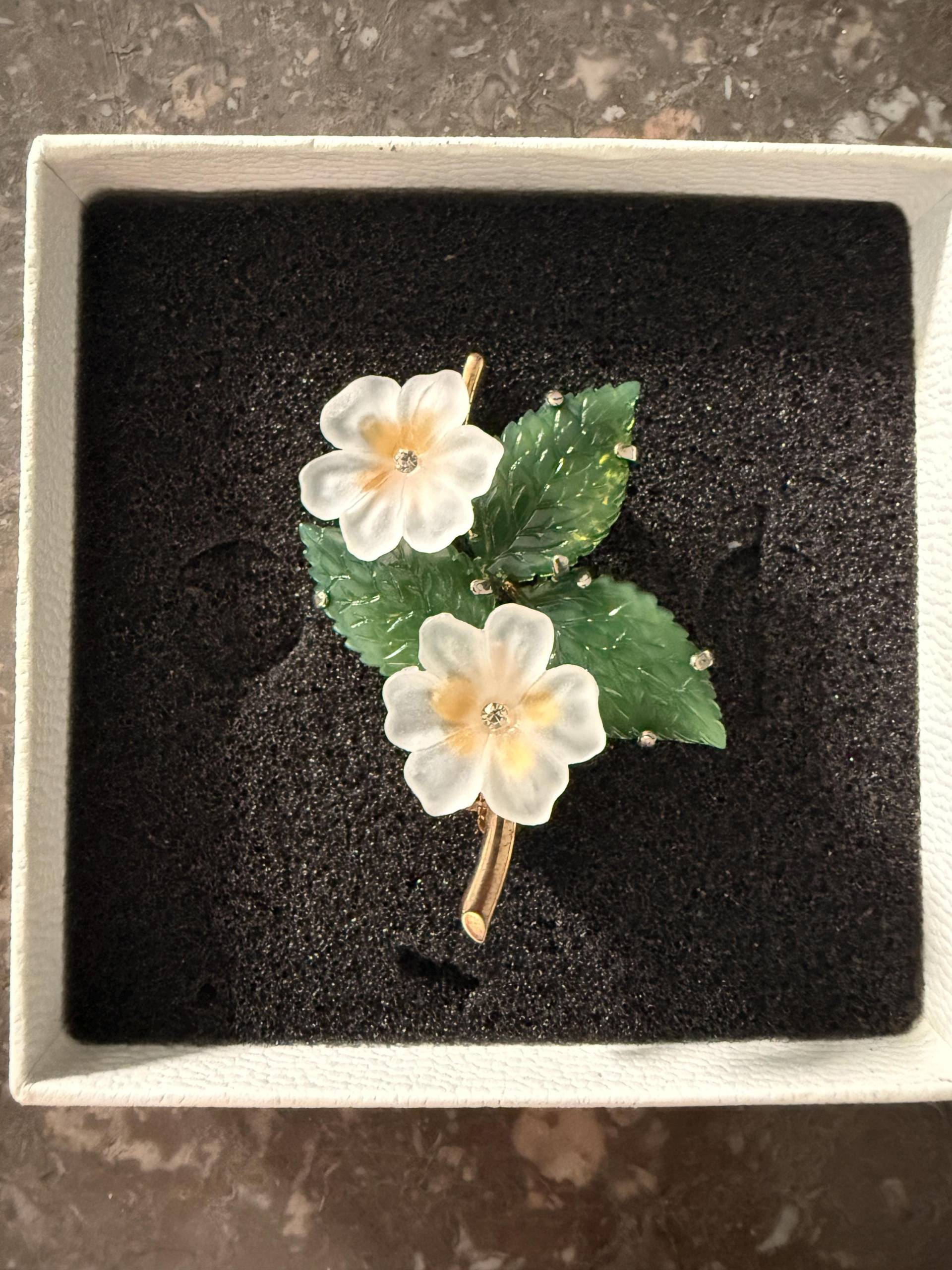 Blumenbesen Brosche von VintageAllCo