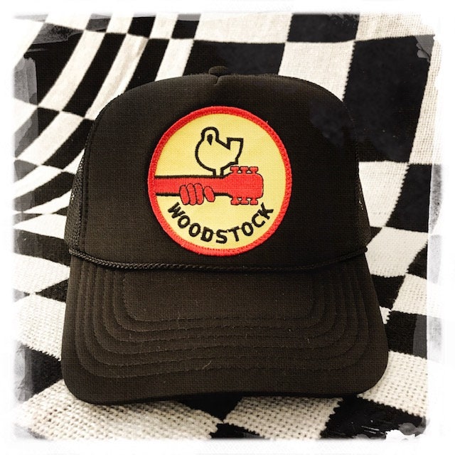 Wow - Super Limited Edition Vintage 70Er Jahre Woodstock Patch Auf New Black Snap-Back Trucker Cap/Hut Unisex von VintageAmericano