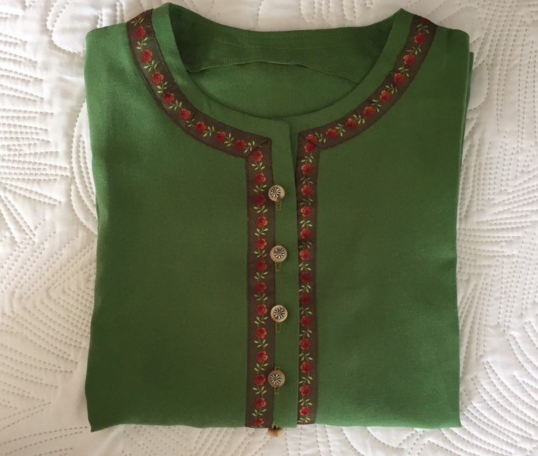 Vintage Folklore Trachten Bluse Gr. Xxxl 48 Boho Wolle Hornknöpfe Dirndl Vintage Folklore Trachten Bluse Gr. Xxxl 48 Boho Wolle Hornknöpfe Dirndl von VintageAndCream