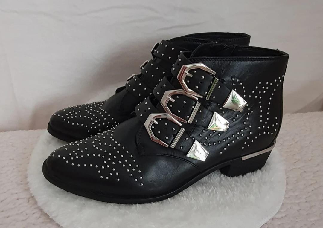 Vintage Nieten Leder Boots Stiefeletten 38 von VintageAndCream