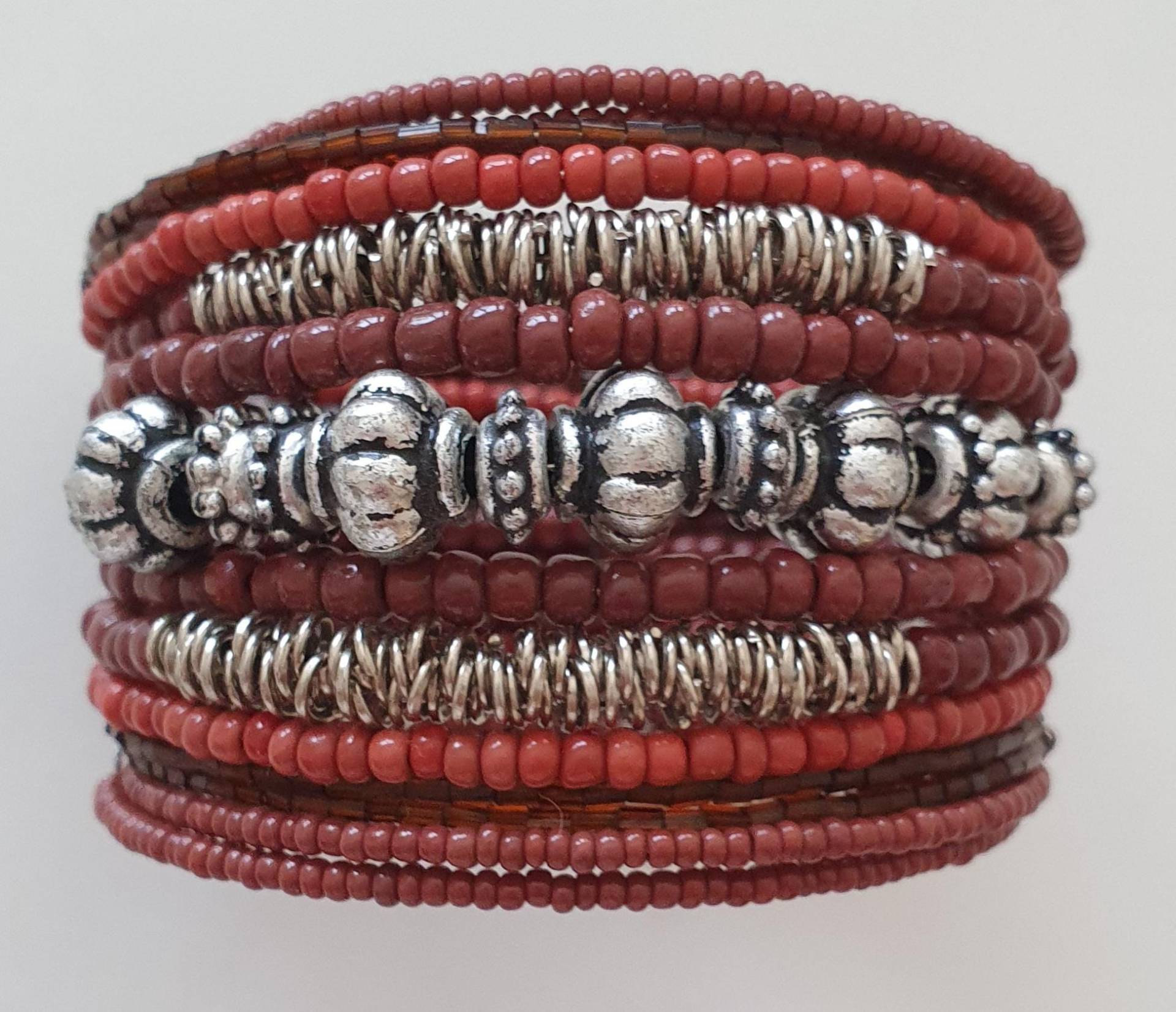 Vintage Perlen Armband Spange Ethno Hippie Burgunder von VintageAndCream