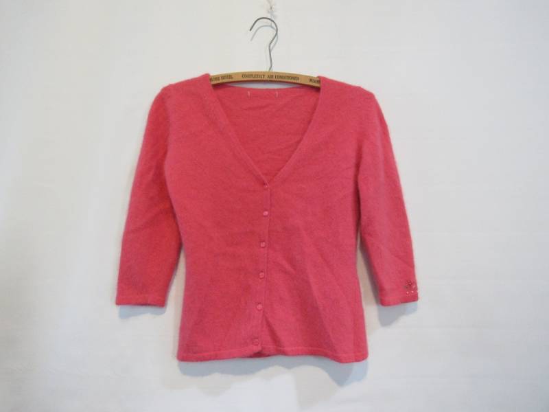 Rosa Angora Cardigan Small - Kuschelweich Und Perlengefädelt Am Bündchen von VintageAndOddities
